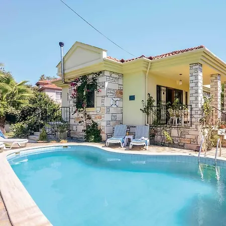 Villa Sleeps 4 Air Con Wifi *