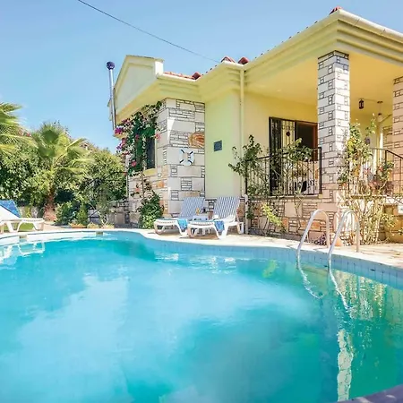 Villa Sleeps 4 Air Con Wifi *